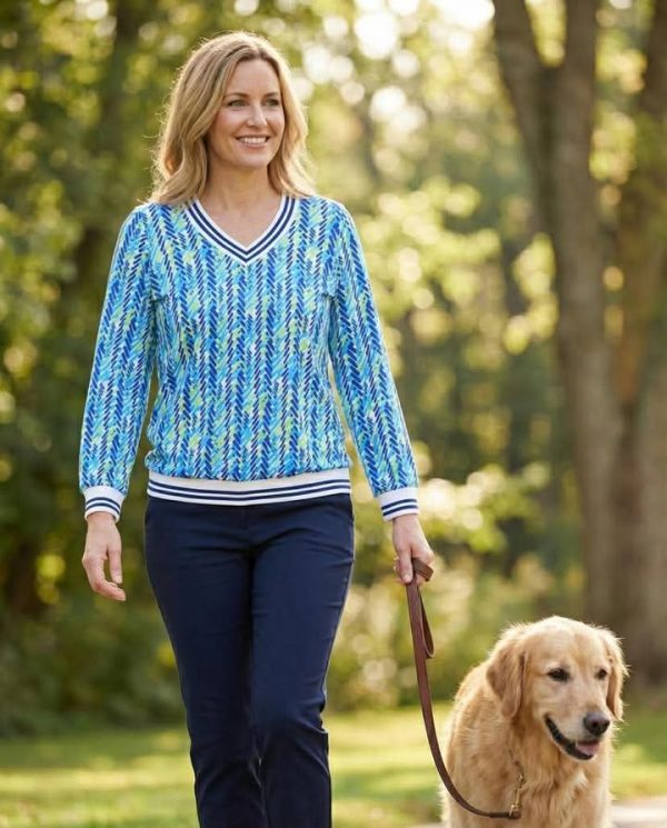 Yew Diagonal Print V Neck Sport Top Blue