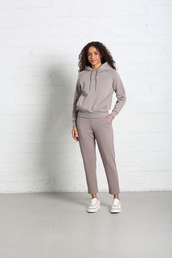 Relax & Renew Clio Hoodie Taupe