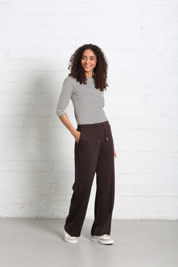 Relax & Renew Wren Jogger Chocolate Brown